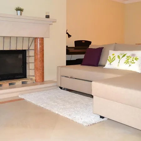 In One Flat - Pool, Parking & Nomad Apartmán