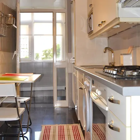 In One Flat - Pool, Parking & Nomad * Lisboa