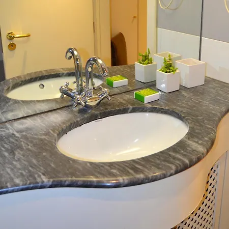 Apartment In One Flat - Pool, Parking & Nomad *